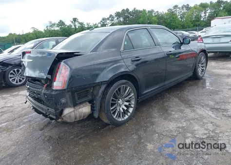 2013 Chrysler 300C John Varvatos Limited Edition из США, поврежденный, VIN 2C3CCADG1DH727364